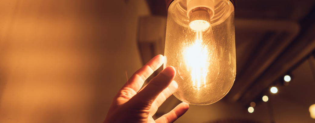 Living room hot sale light bulb wattage