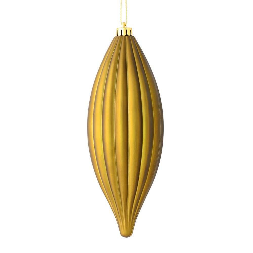 Vickerman 8" Olive Matte Line Finial 4/Bag. This ornament features a straight line design that will add texture to any holiday decorating project. Includes 4 pieces per bag.