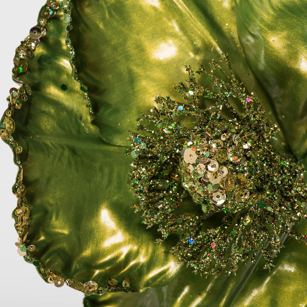 Vickerman 14" Lime Pearl Glitter Poppy 8" Flower Head 3/Bag. This flower features eye-catching glitter accents that will take your decorating project to the next level. Includes 3 pieces per bag.