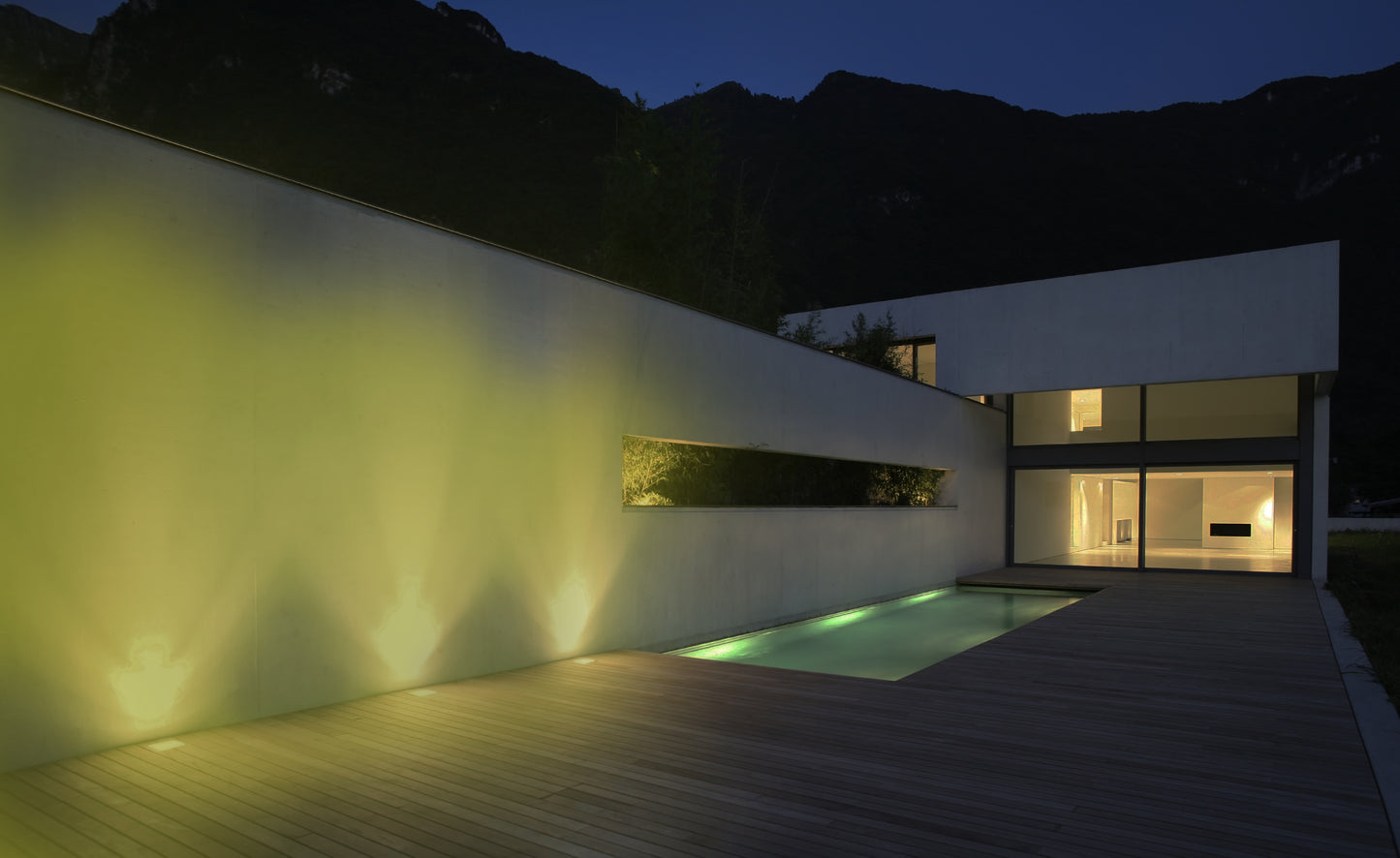 Sunlite - Yellow LED PAR20 Reflector Light Bulb, 3 Watts, 120 Volts, Medium Base, 30,000 Hour Lamp Life, 30 Lumens, Narrow Flood, 30° Beam Angle, Energy Saving, Multi-Use, Indoor/Outdoor (6 Pack)