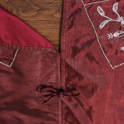 Vickerman Decorative 60" Silver Sparkle Collection Christmas Tree Skirt