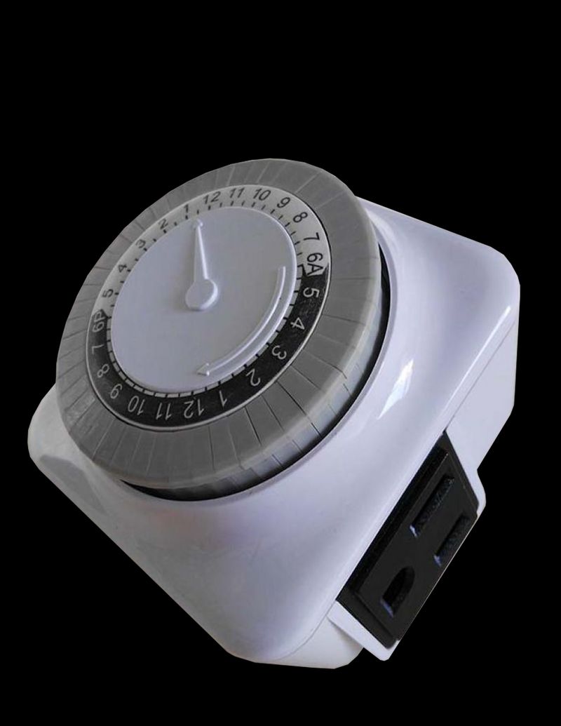 Westgate 24-Hour 3-Prong Mechanical Plug-In Timer, Landscape Lighting