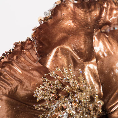 Vickerman 14" Chocolate Pearl Glitter Poppy 8" Flower Head 3/Bag. This flower features eye-catching glitter accents that will take your decorating project to the next level. Includes 3 pieces per bag.
